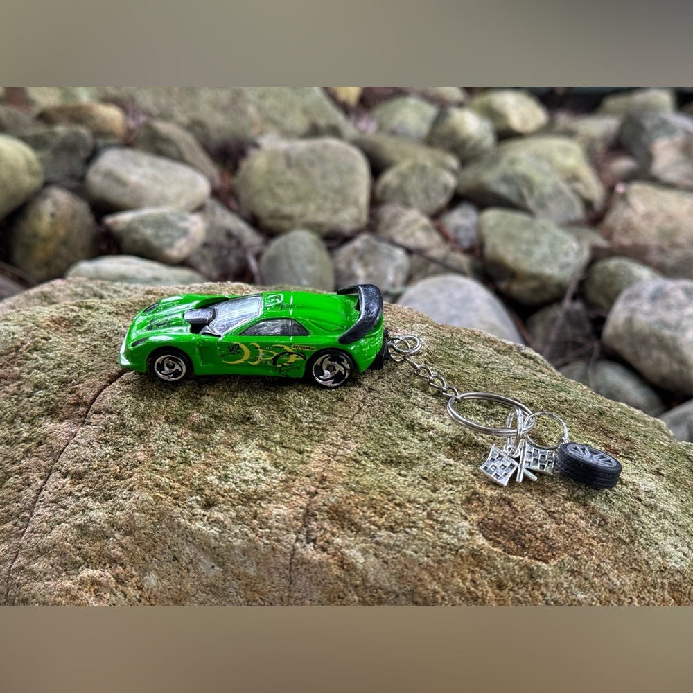 Hot Wheels CALLAWAY C7 car keychain